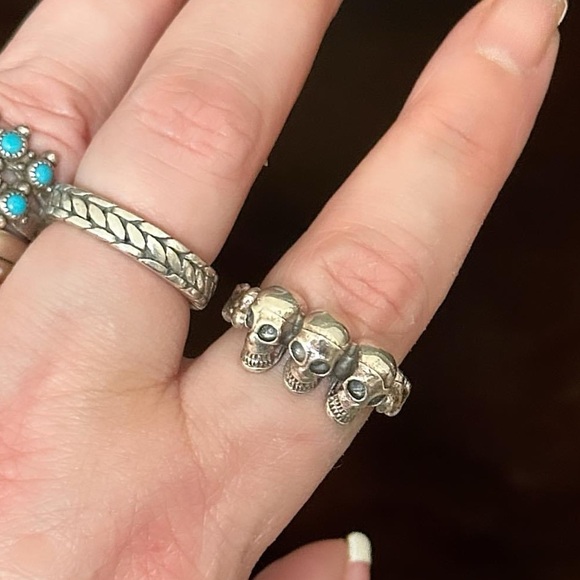 Triple skull unisex men's sterling silver ring - Picture 8 of 10